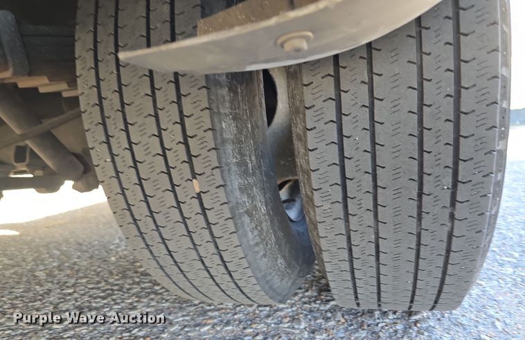 image for item DW3804 2013 Ford E450 Super Duty shuttle bus