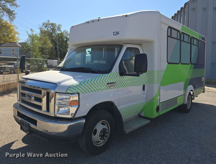 image for item DW3805 2017 Goshen Impulse Ford 220 shuttle bus