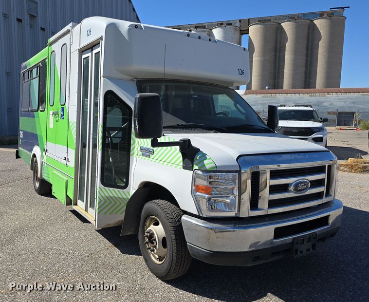 image for item DW3805 2017 Goshen Impulse Ford 220 shuttle bus