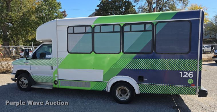 image for item DW3805 2017 Goshen Impulse Ford 220 shuttle bus