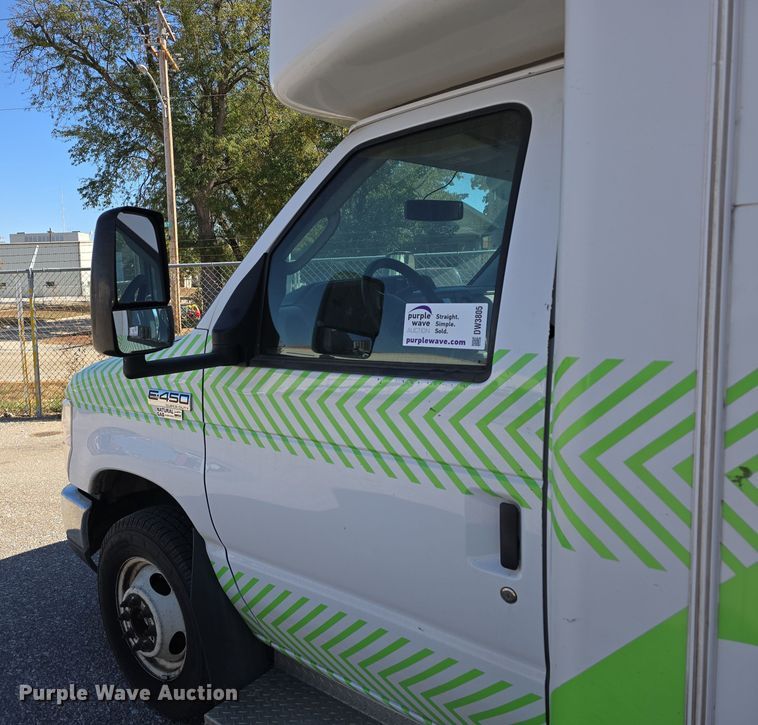 image for item DW3805 2017 Goshen Impulse Ford 220 shuttle bus