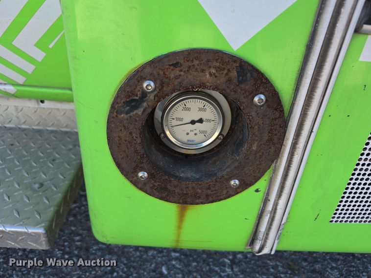 image for item DW3805 2017 Goshen Impulse Ford 220 shuttle bus