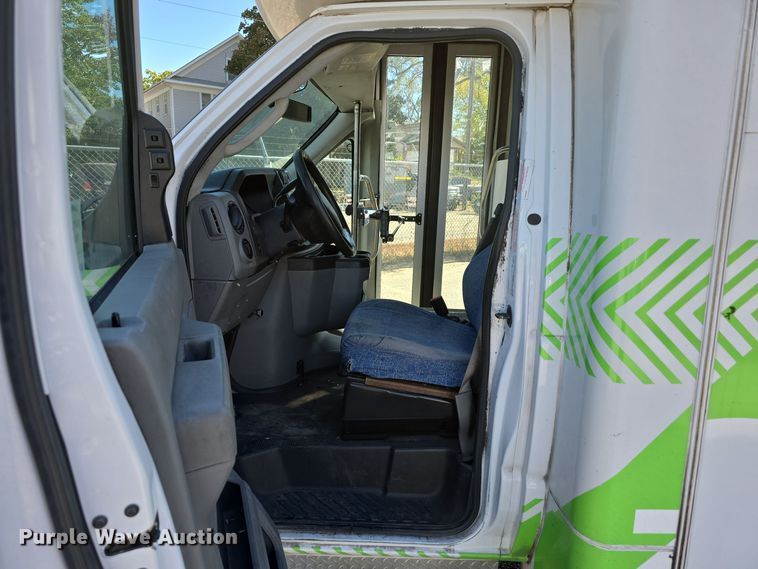 image for item DW3805 2017 Goshen Impulse Ford 220 shuttle bus