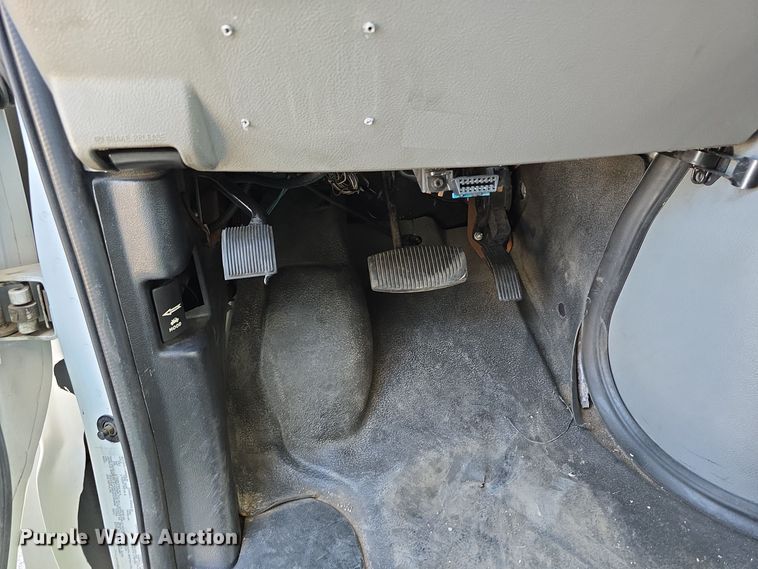 image for item DW3805 2017 Goshen Impulse Ford 220 shuttle bus