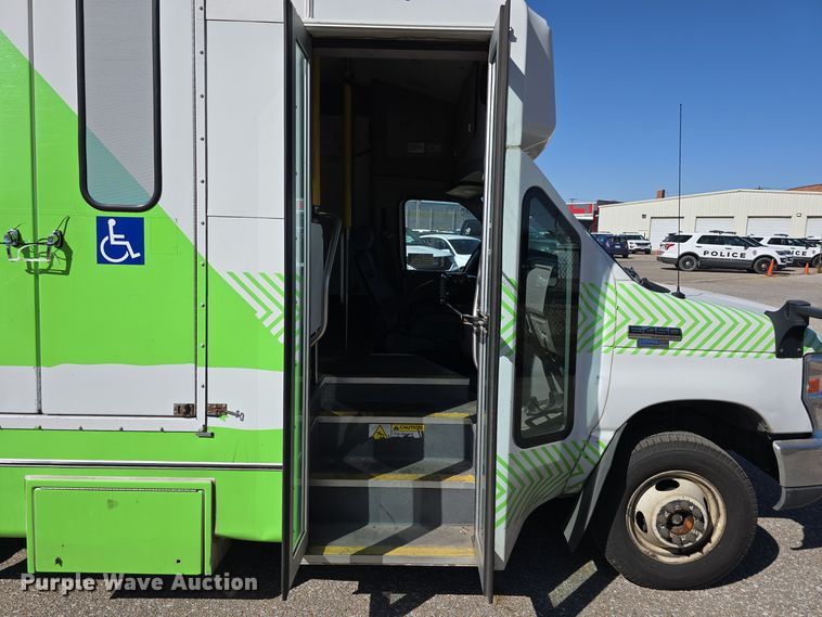 image for item DW3805 2017 Goshen Impulse Ford 220 shuttle bus