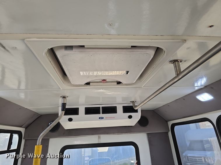 image for item DW3805 2017 Goshen Impulse Ford 220 shuttle bus