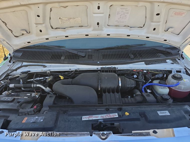 image for item DW3805 2017 Goshen Impulse Ford 220 shuttle bus