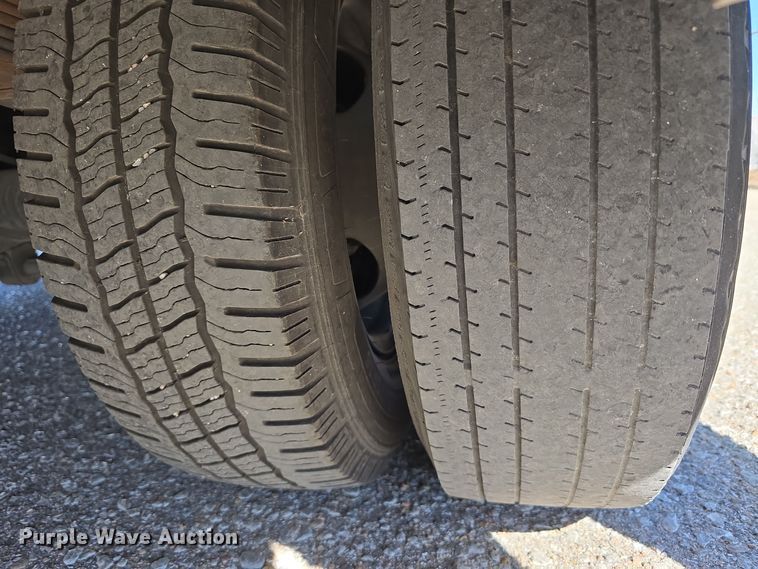 image for item DW3805 2017 Goshen Impulse Ford 220 shuttle bus