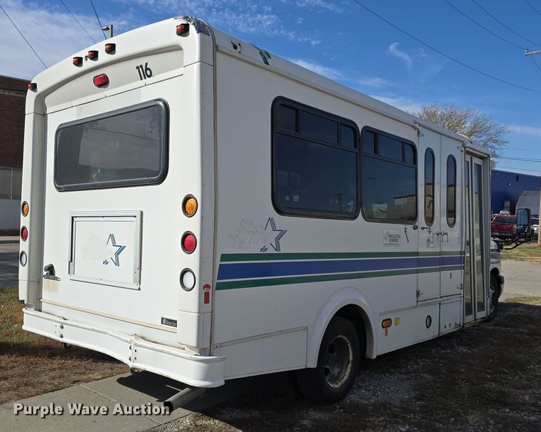 image for item DW3806 2010 Chevrolet 24' Glaval Titan shuttle bus