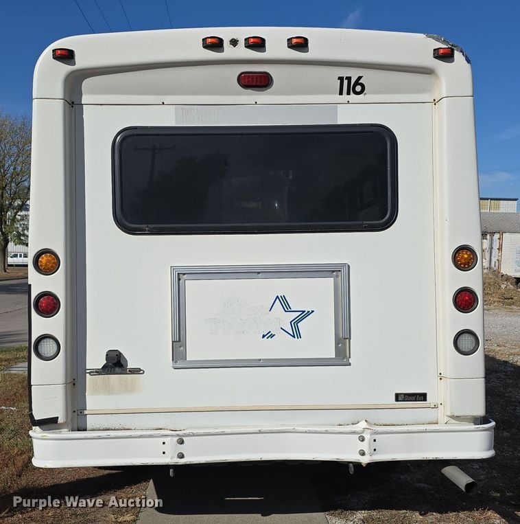 image for item DW3806 2010 Chevrolet 24' Glaval Titan shuttle bus