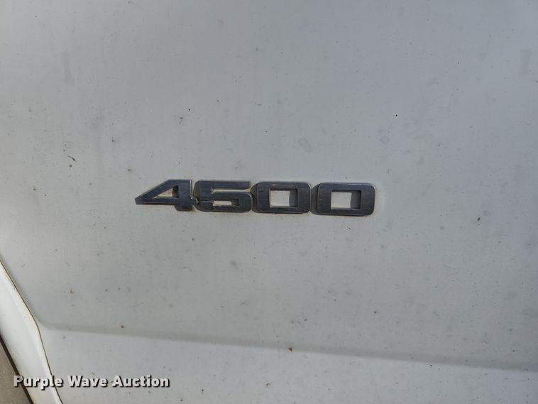 image for item DW3806 2010 Chevrolet 24' Glaval Titan shuttle bus