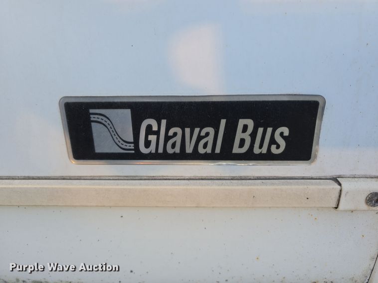 image for item DW3806 2010 Chevrolet 24' Glaval Titan shuttle bus