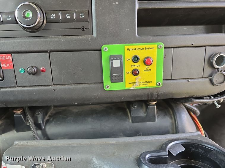 image for item DW3806 2010 Chevrolet 24' Glaval Titan shuttle bus