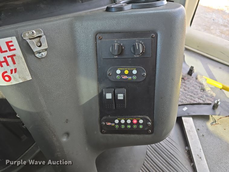 image for item DW3806 2010 Chevrolet 24' Glaval Titan shuttle bus