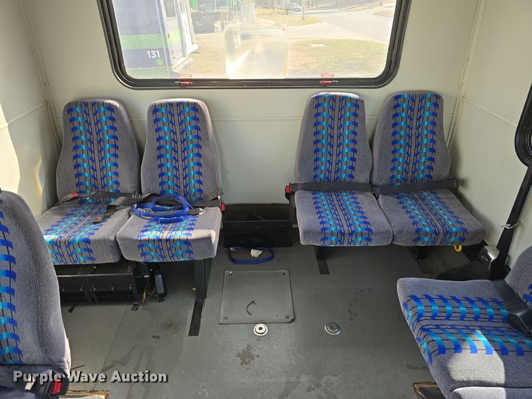 image for item DW3806 2010 Chevrolet 24' Glaval Titan shuttle bus