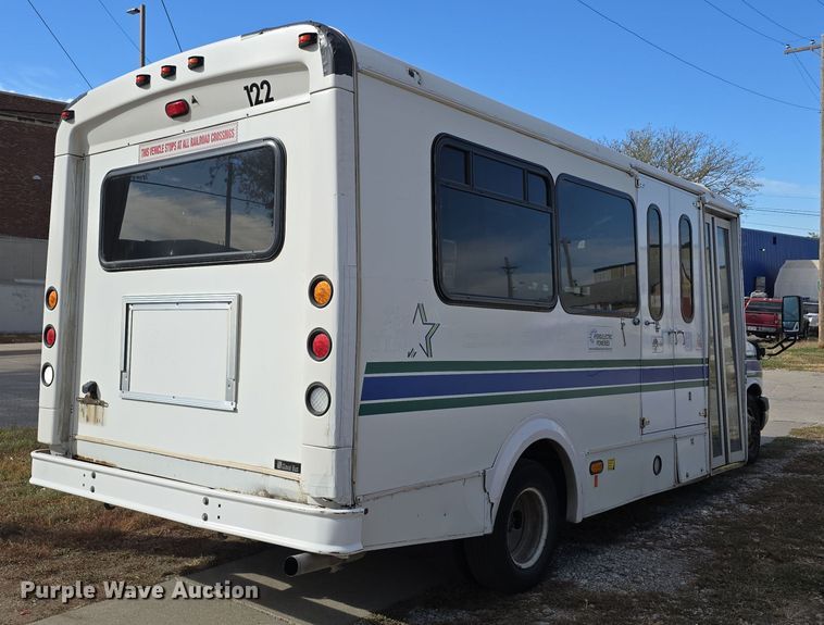 image for item DW3807 2010 Chevrolet 24' Glaval Titan shuttle bus