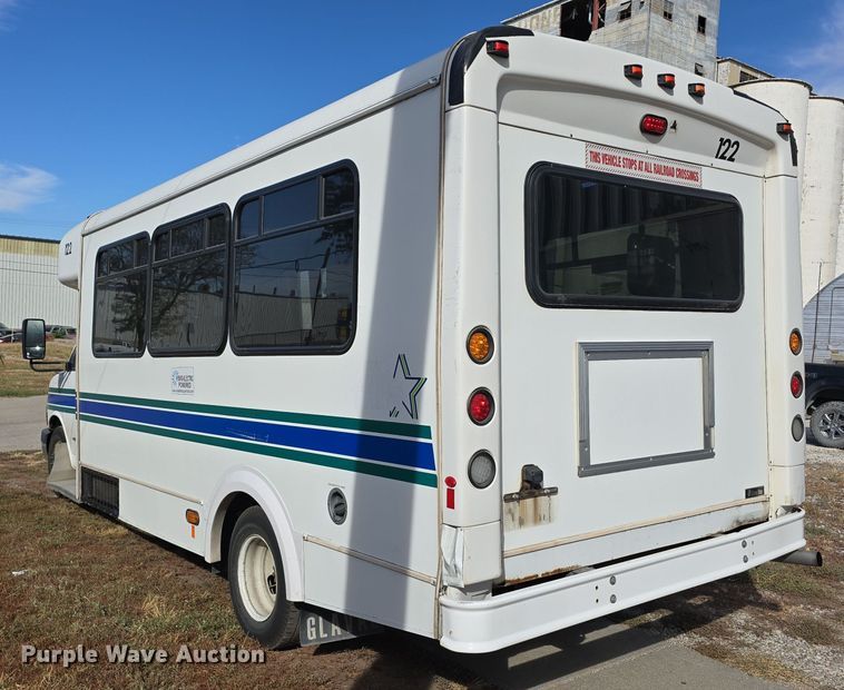 image for item DW3807 2010 Chevrolet 24' Glaval Titan shuttle bus