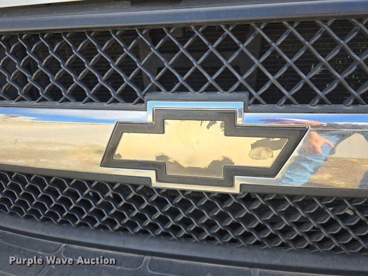 image for item DW3807 2010 Chevrolet 24' Glaval Titan shuttle bus