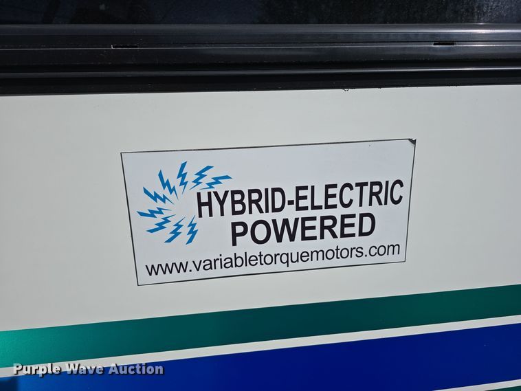 image for item DW3807 2010 Chevrolet 24' Glaval Titan shuttle bus