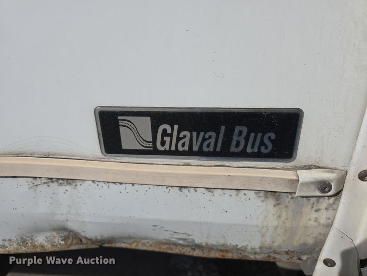 image for item DW3807 2010 Chevrolet 24' Glaval Titan shuttle bus