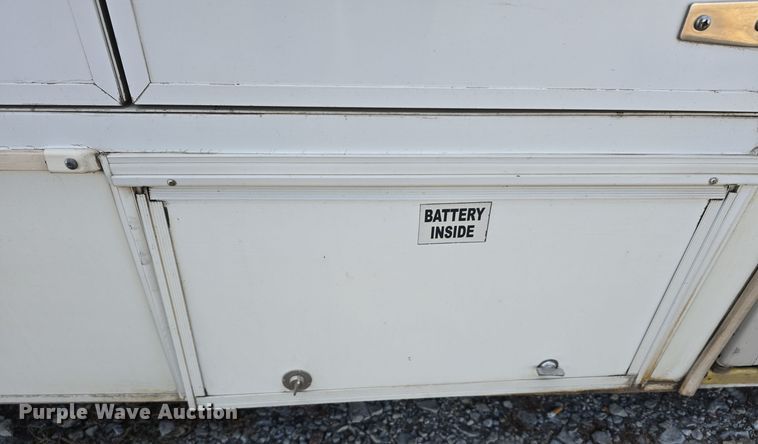 image for item DW3807 2010 Chevrolet 24' Glaval Titan shuttle bus