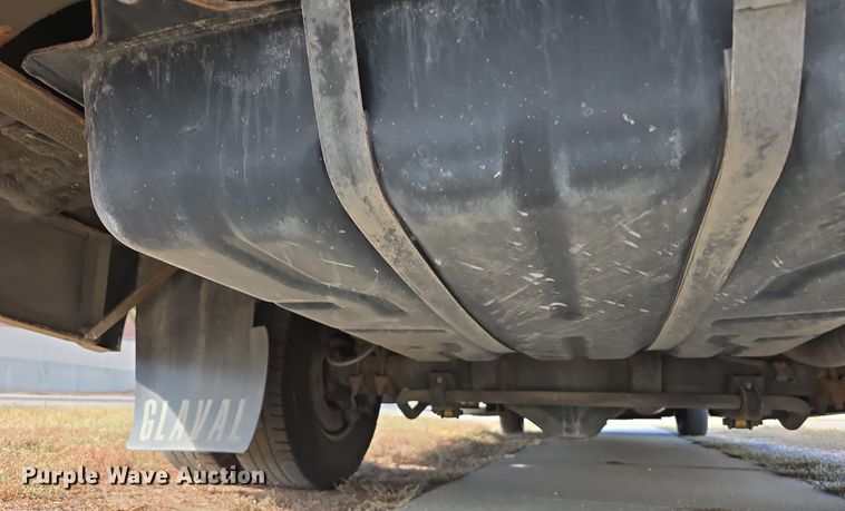 image for item DW3807 2010 Chevrolet 24' Glaval Titan shuttle bus