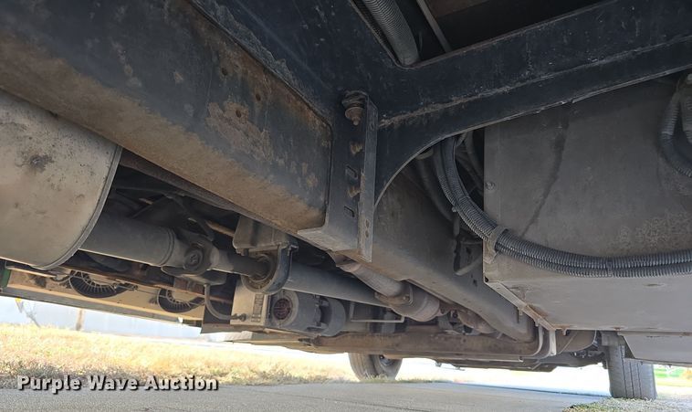 image for item DW3807 2010 Chevrolet 24' Glaval Titan shuttle bus