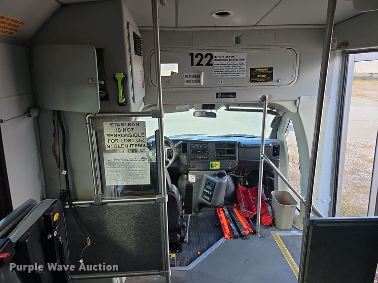 image for item DW3807 2010 Chevrolet 24' Glaval Titan shuttle bus