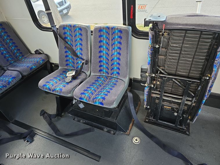 image for item DW3807 2010 Chevrolet 24' Glaval Titan shuttle bus