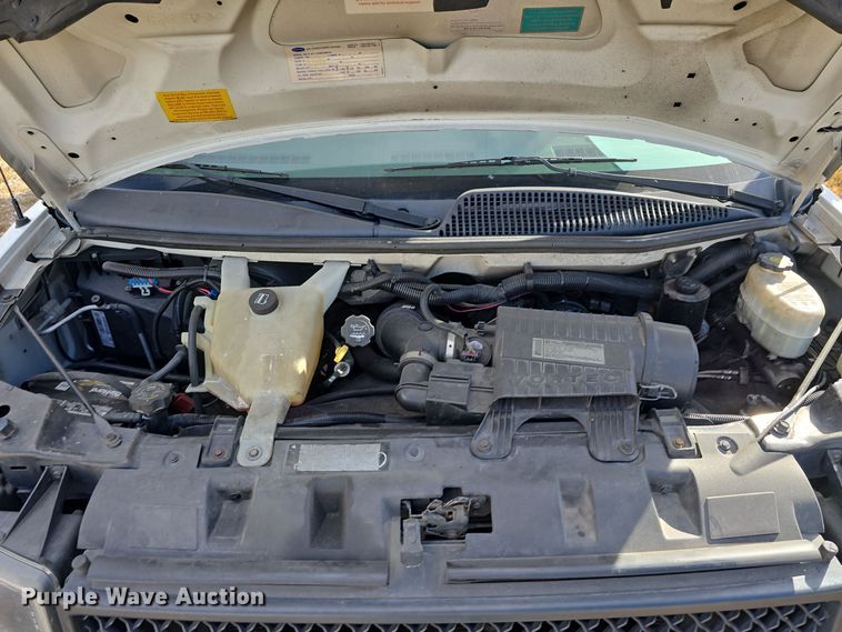 image for item DW3807 2010 Chevrolet 24' Glaval Titan shuttle bus