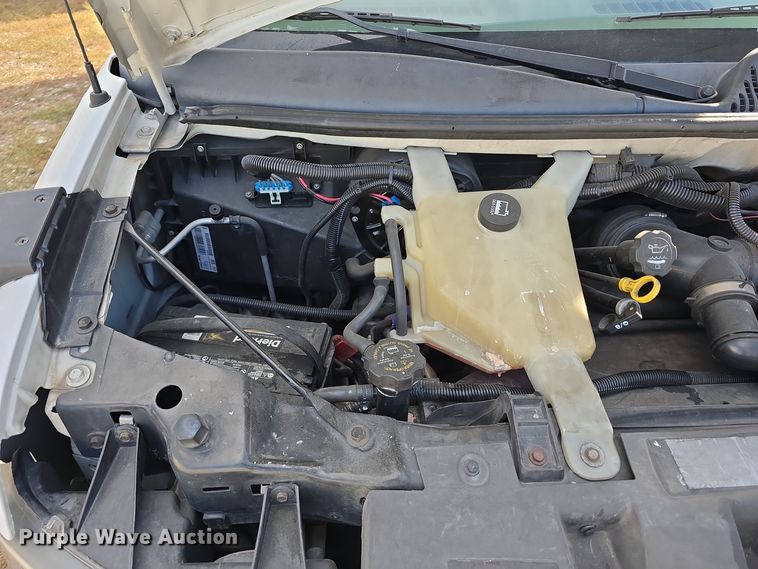 image for item DW3807 2010 Chevrolet 24' Glaval Titan shuttle bus