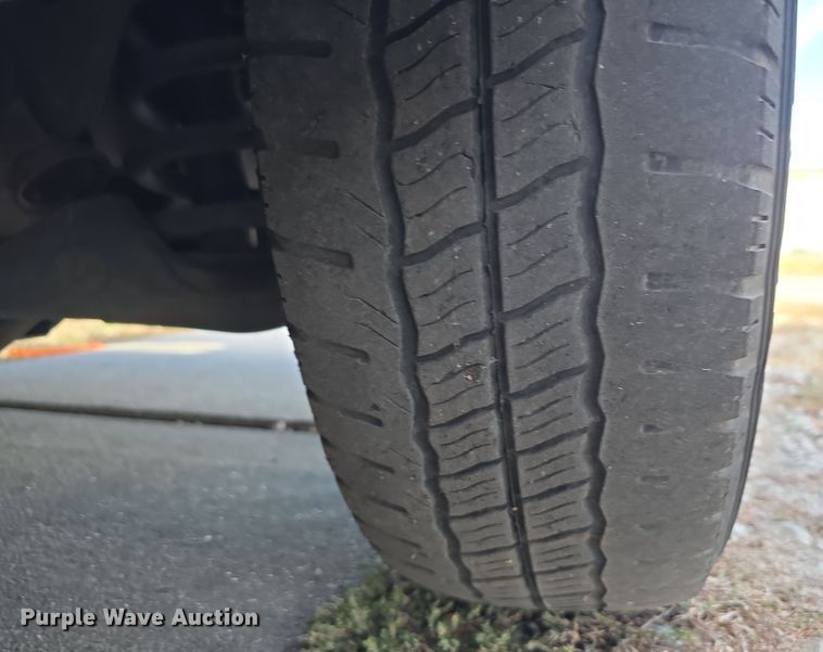 image for item DW3807 2010 Chevrolet 24' Glaval Titan shuttle bus