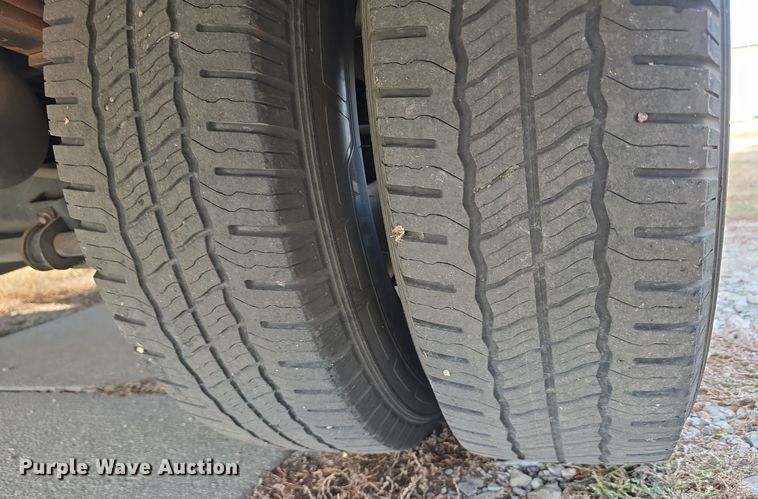 image for item DW3807 2010 Chevrolet 24' Glaval Titan shuttle bus