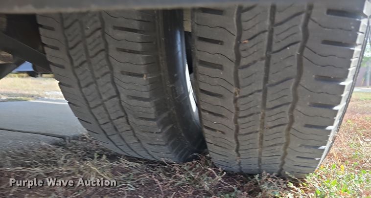 image for item DW3807 2010 Chevrolet 24' Glaval Titan shuttle bus