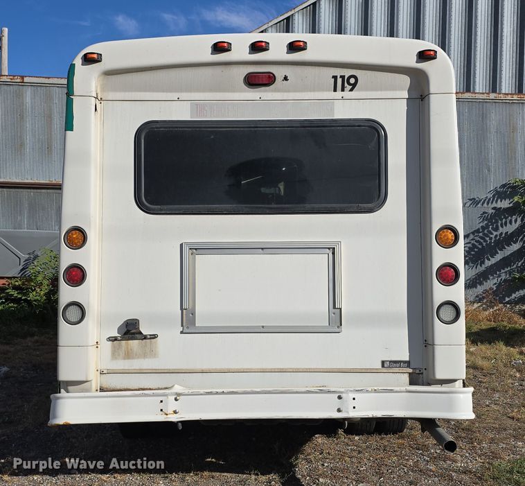 image for item DW3808 2010 Chevrolet 24' Glaval Titan shuttle bus