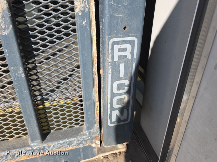 image for item DW3808 2010 Chevrolet 24' Glaval Titan shuttle bus