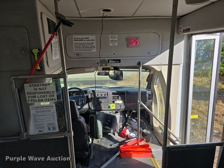 image for item DW3808 2010 Chevrolet 24' Glaval Titan shuttle bus