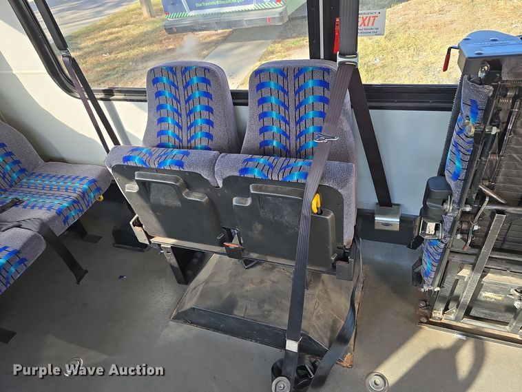 image for item DW3808 2010 Chevrolet 24' Glaval Titan shuttle bus