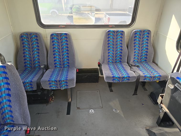 image for item DW3808 2010 Chevrolet 24' Glaval Titan shuttle bus