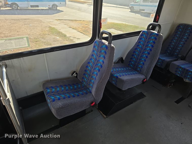 image for item DW3808 2010 Chevrolet 24' Glaval Titan shuttle bus