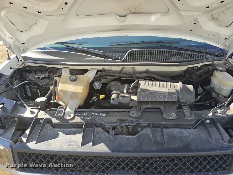 image for item DW3808 2010 Chevrolet 24' Glaval Titan shuttle bus