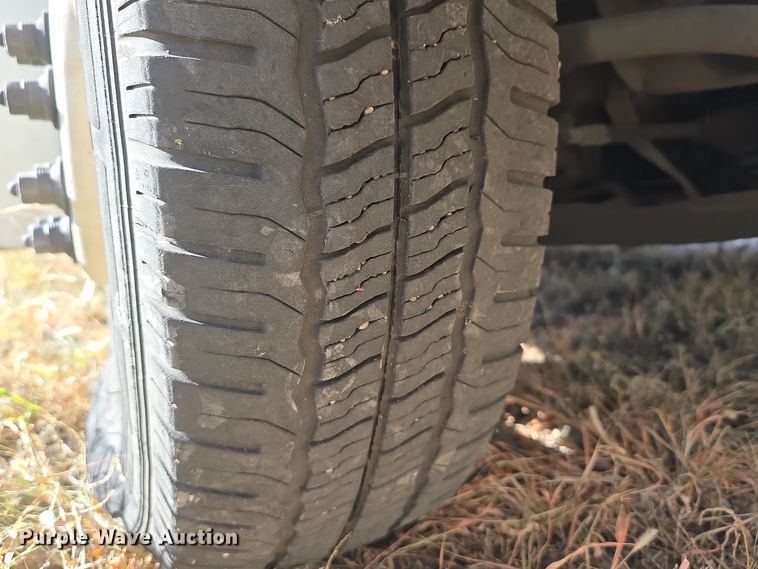 image for item DW3808 2010 Chevrolet 24' Glaval Titan shuttle bus