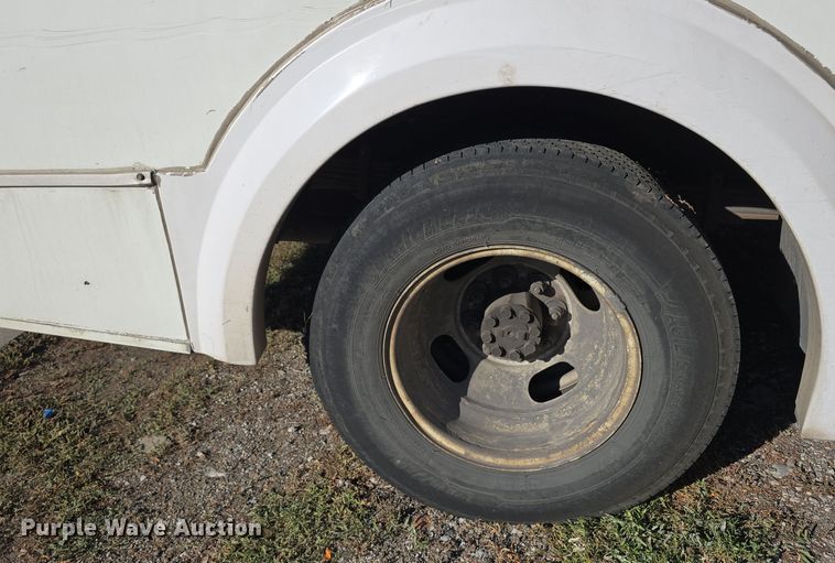 image for item DW3808 2010 Chevrolet 24' Glaval Titan shuttle bus