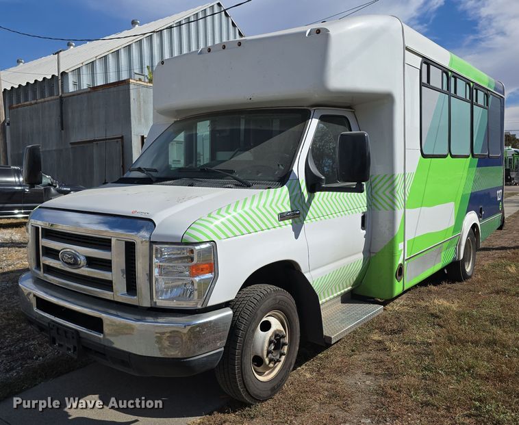 image for item DW3809 2017 Goshen Impulse Ford 220 shuttle bus