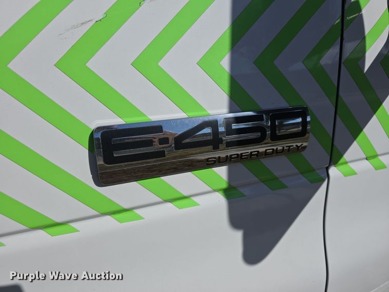 image for item DW3809 2017 Goshen Impulse Ford 220 shuttle bus