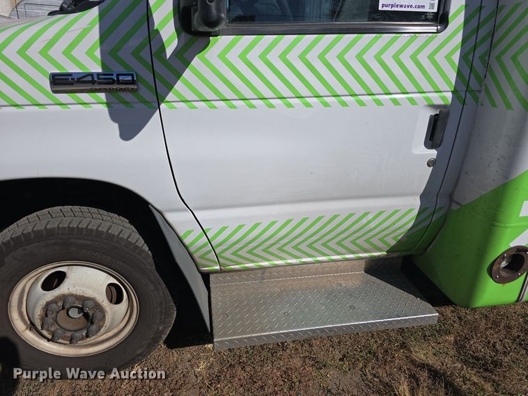 image for item DW3809 2017 Goshen Impulse Ford 220 shuttle bus