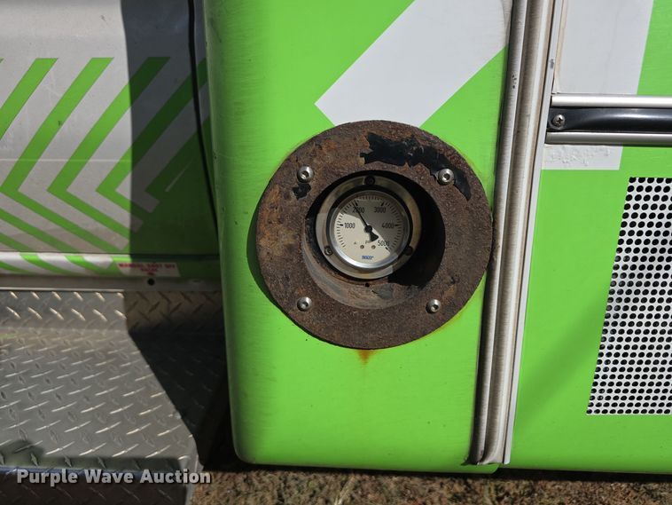 image for item DW3809 2017 Goshen Impulse Ford 220 shuttle bus