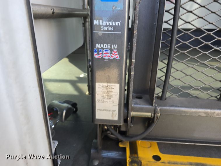 image for item DW3809 2017 Goshen Impulse Ford 220 shuttle bus