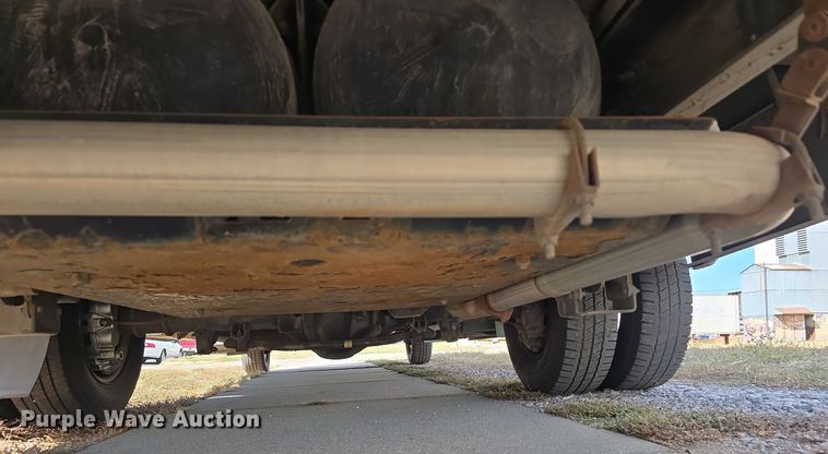 image for item DW3809 2017 Goshen Impulse Ford 220 shuttle bus