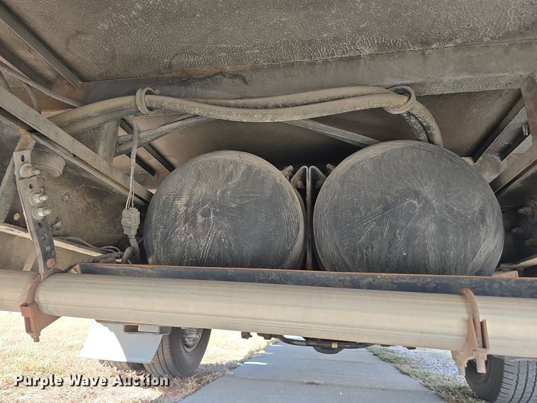 image for item DW3809 2017 Goshen Impulse Ford 220 shuttle bus